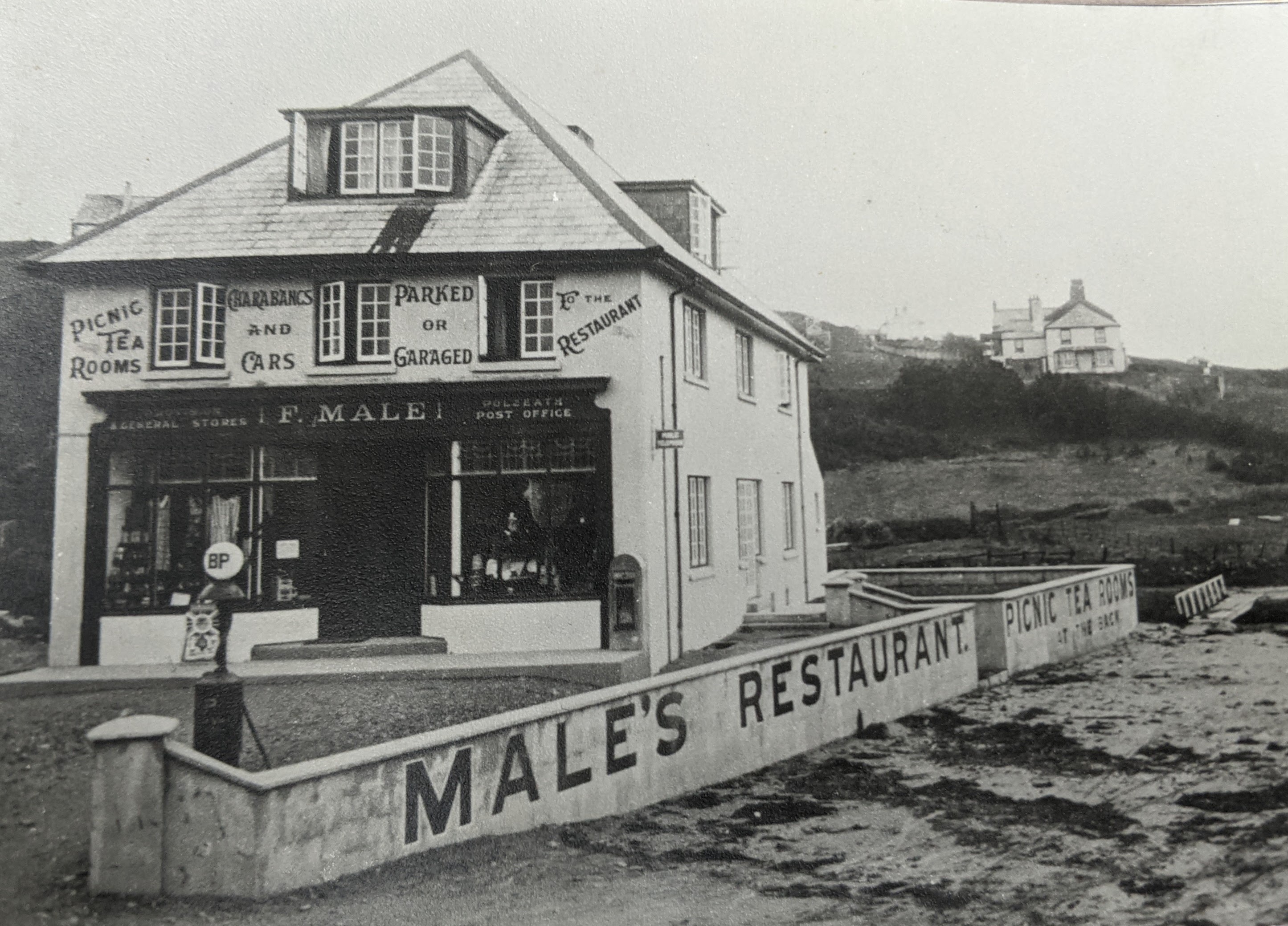 Males-tea-rooms.jpg
