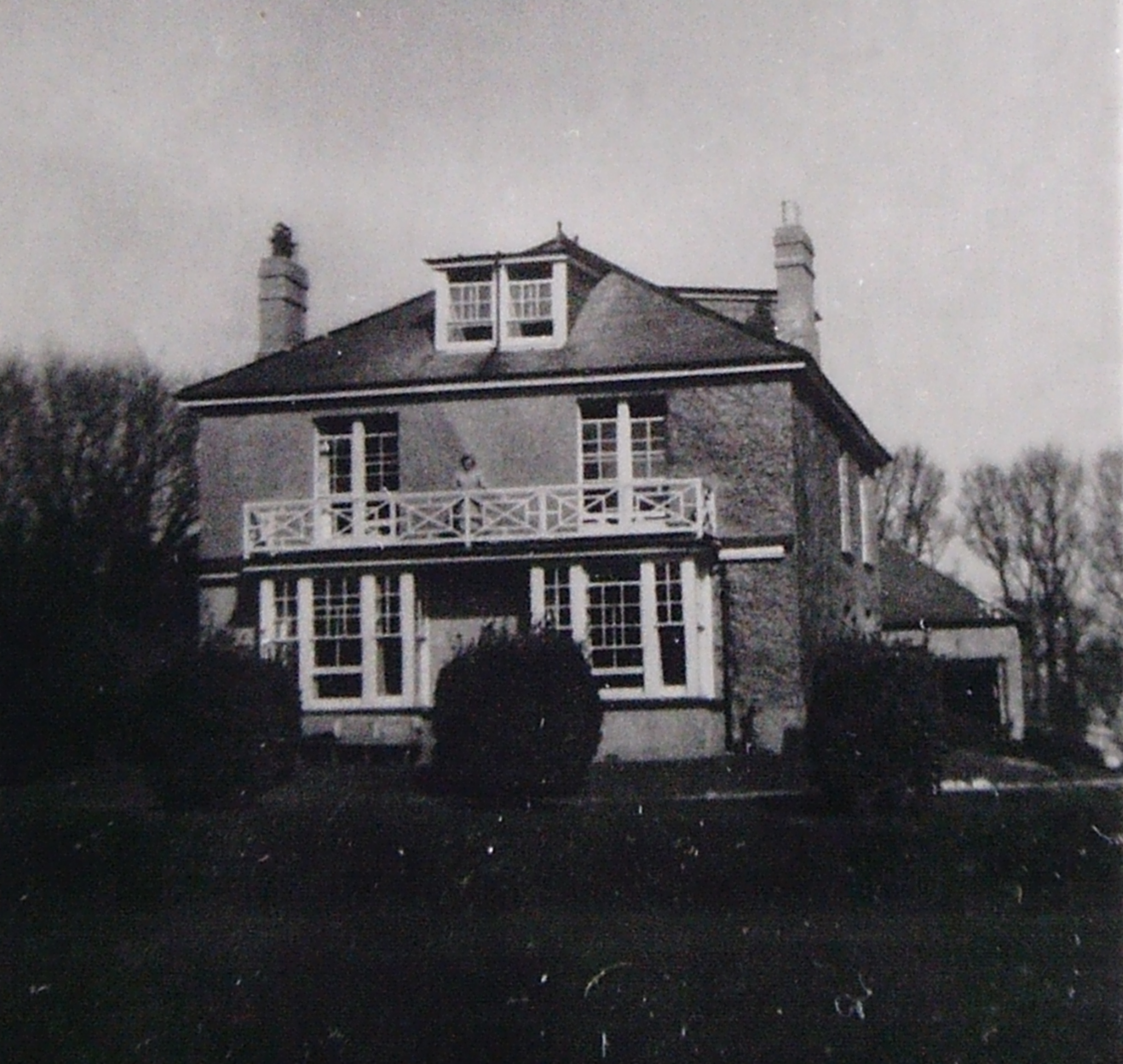 Mabyn Oaten on the balcony of _The Haven_ before it was removed in the late 1950s